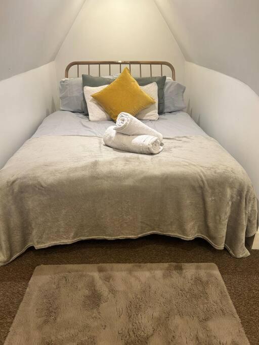 Peaceful 2-Bedroom Haven Питерборо Екстериор снимка