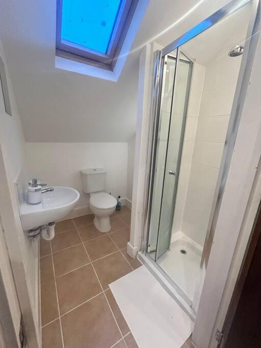 Peaceful 2-Bedroom Haven Питерборо Екстериор снимка