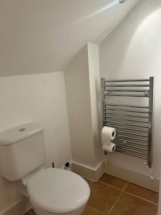 Peaceful 2-Bedroom Haven Питерборо Екстериор снимка
