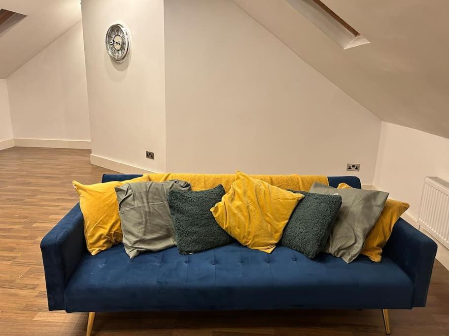 Peaceful 2-Bedroom Haven Питерборо Екстериор снимка