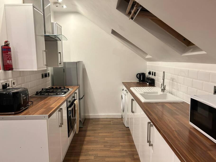 Peaceful 2-Bedroom Haven Питерборо Екстериор снимка